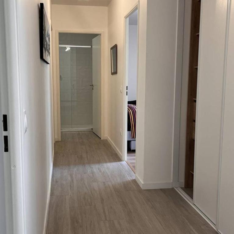 Lodge duplex pour 8 pers, 3 parkings, proche centre - FR-1-234-323 - Appartement - 17