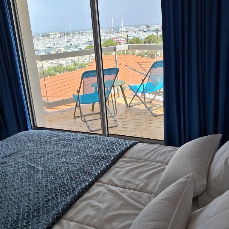 Vaste appartement avec vue sur le port de plaisance - Two-Bedroom Apartment - 10