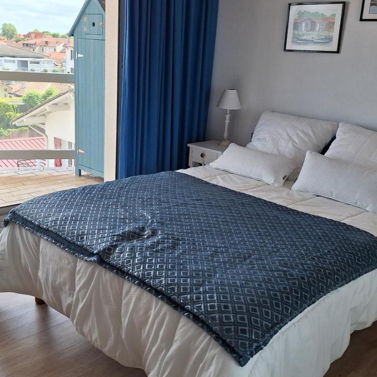 Vaste appartement avec vue sur le port de plaisance - Two-Bedroom Apartment - 36