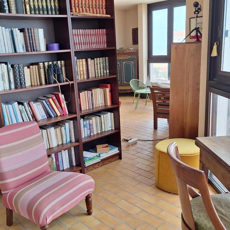 Vaste appartement avec vue sur le port de plaisance - Two-Bedroom Apartment - 20