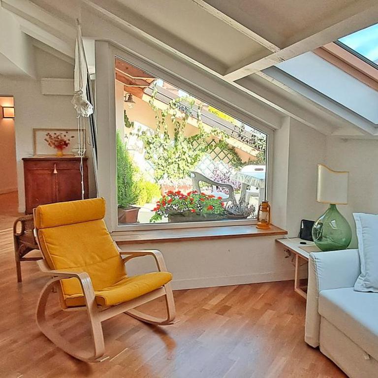 mansarda con terrazzo centralissima - Appartamento con 1 Camera da Letto - 1