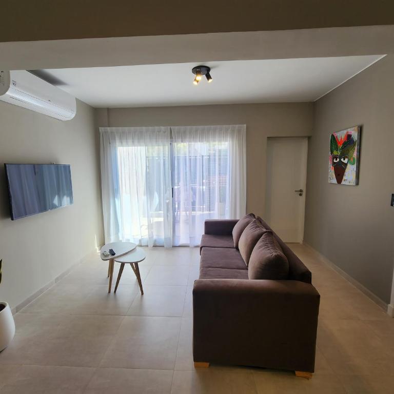 Departamento Emilio Jofré III - Céntrico con estacionamiento y dos baños - Apartamento - 23