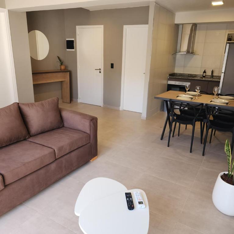Departamento Emilio Jofré III - Céntrico con estacionamiento y dos baños - Apartamento - 10
