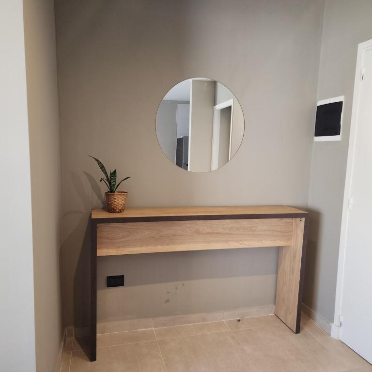 Departamento Emilio Jofré III - Céntrico con estacionamiento y dos baños - Apartamento - 27