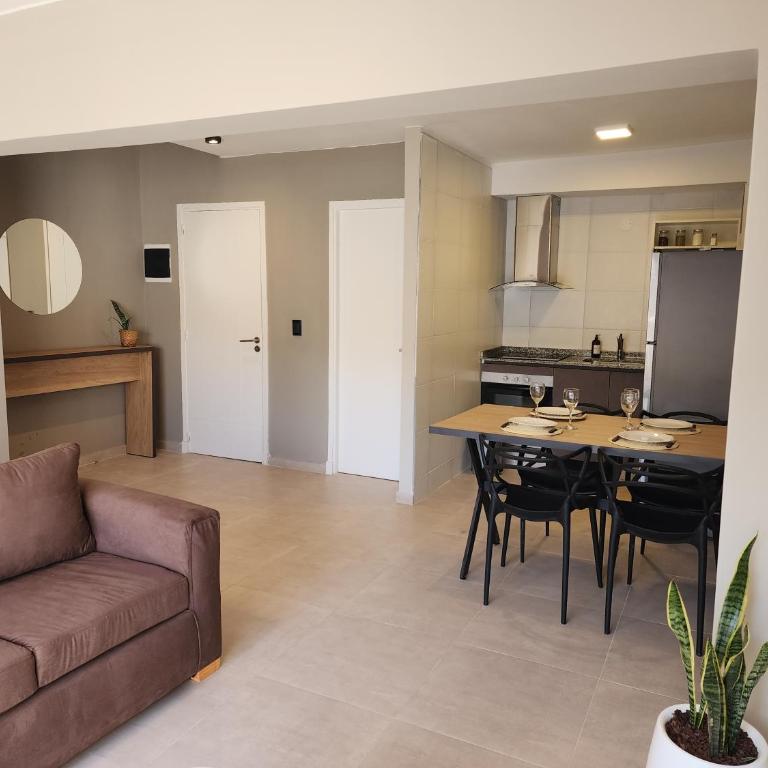 Departamento Emilio Jofré III - Céntrico con estacionamiento y dos baños - Apartamento - 4