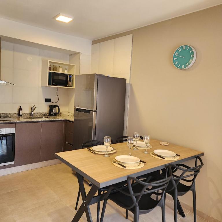 Departamento Emilio Jofré III - Céntrico con estacionamiento y dos baños - Apartamento - 7