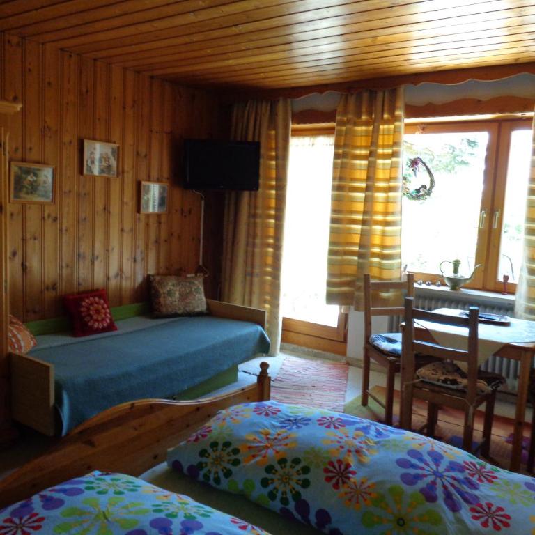 Gästehaus Eschenhof - Dreibettzimmer - 2