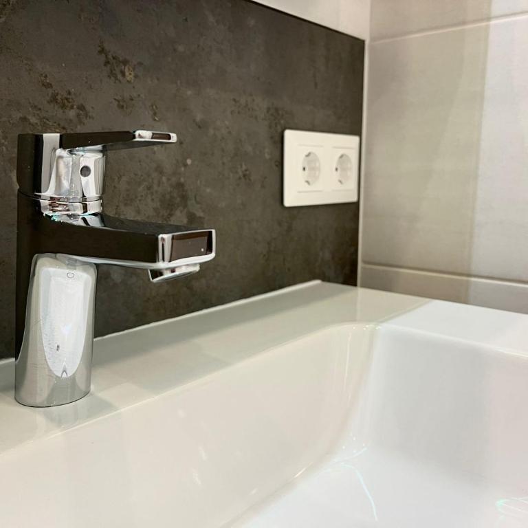 family & friends Apartment am Kurpark - Apartment mit 2 Schlafzimmern und Balkon - 34