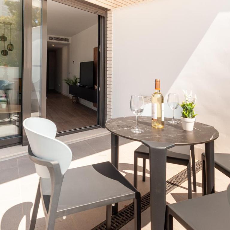 Myflats Mid-Term Alicante Beach - Apartamento de 2 dormitorios con terraza - 2