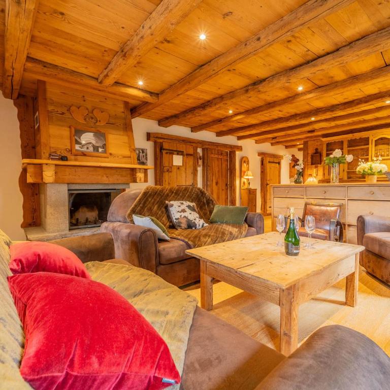 Spacieux appart 5 ch au cœur du village, charme savoyard, WiFi, cheminée décorative - FR-1-437-51 - Apartamento (10 adultos) - 1