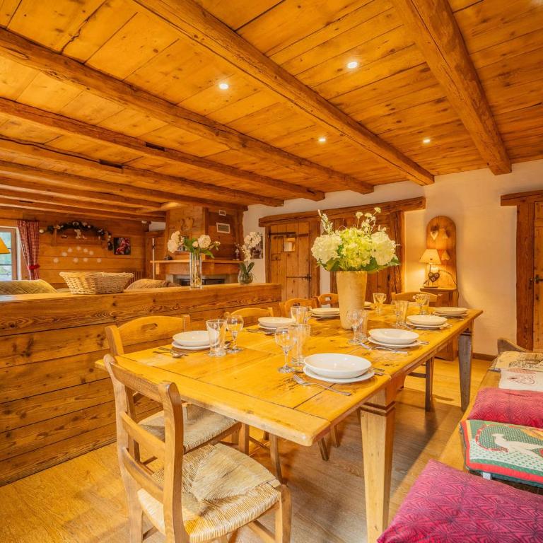 Spacieux appart 5 ch au cœur du village, charme savoyard, WiFi, cheminée décorative - FR-1-437-51 - Apartamento (10 adultos) - 2
