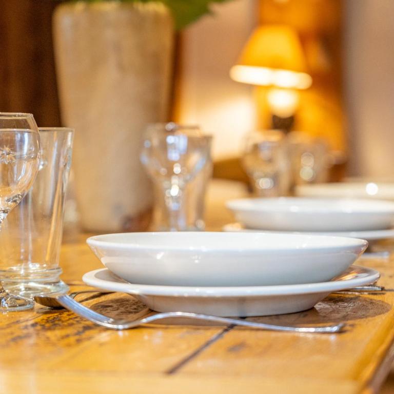 Spacieux appart 5 ch au cœur du village, charme savoyard, WiFi, cheminée décorative - FR-1-437-51 - Apartamento (10 adultos) - 6