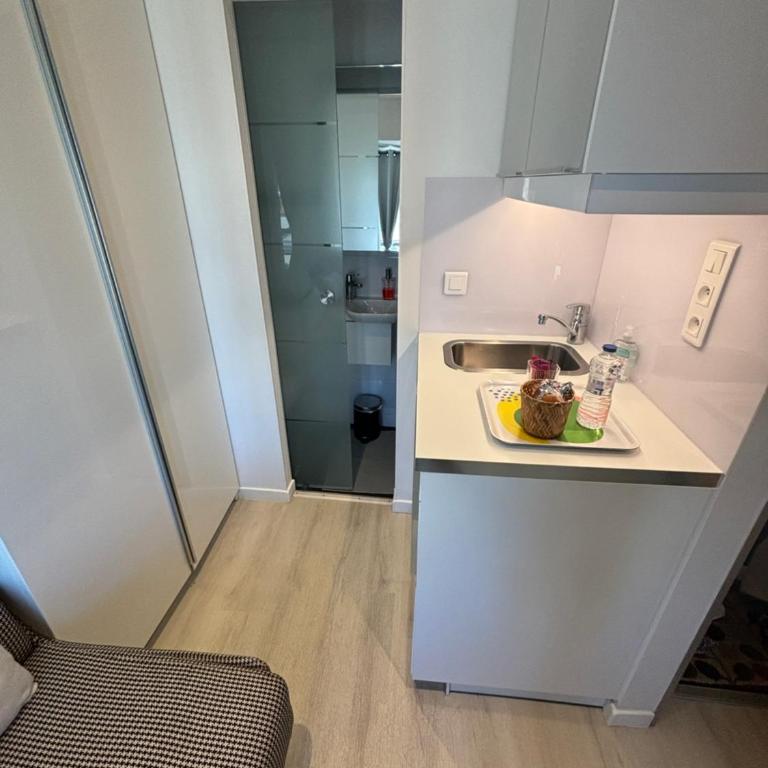Paris 17ème - STUDIO compact 10m2 -110 sqf - coeur BATIGNOLLES - ideal SOLO traveler - Studio - 7