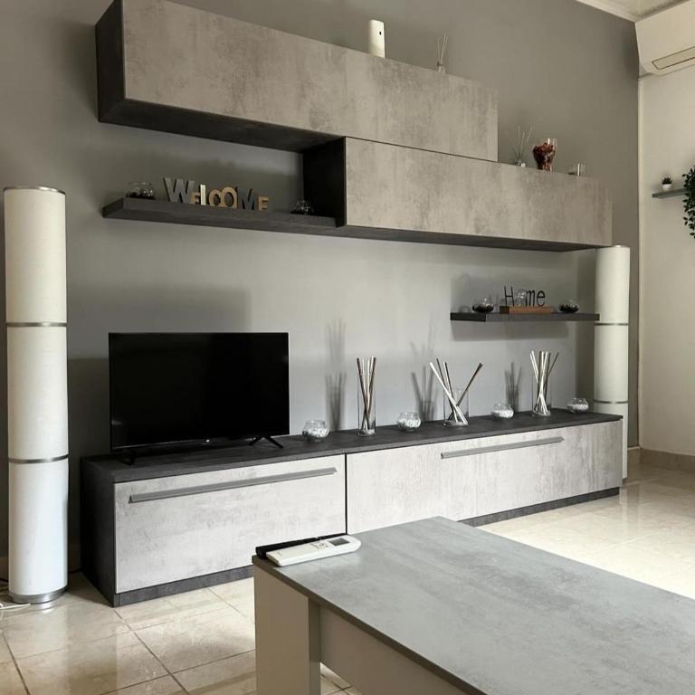 Alex Rhome Apartment - One-Bedroom House - 1