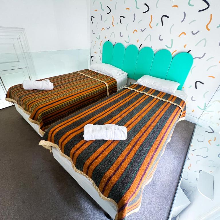 Viajero Montevideo Hostel - Estudio Triple - 8