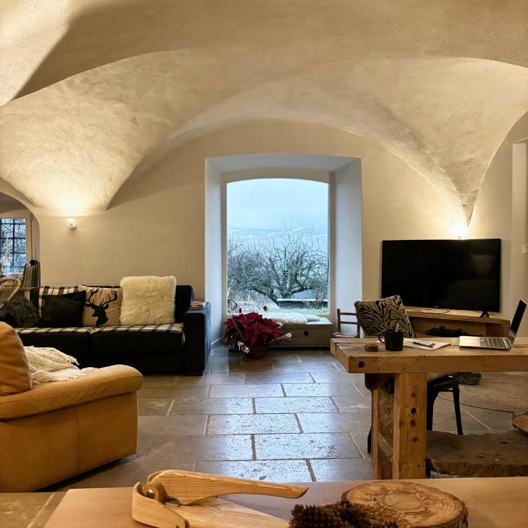 Ancienne ferme rénovée 8 pers, calme, confort, vue montagne et jardin - Maison de Vacances - 18