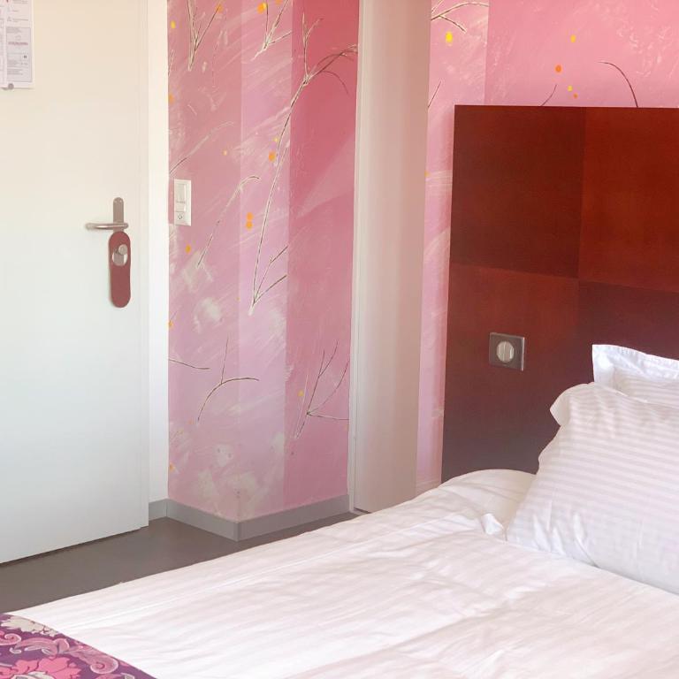SWISS HOTEL LA COURONNE - Zimmer mit Kingsize-Bett und Balkon - 8