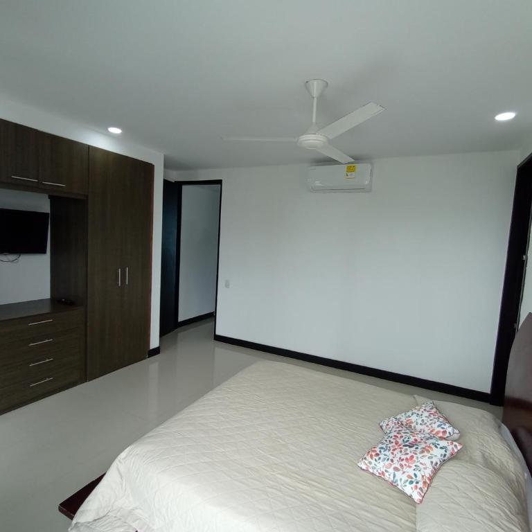 Descanso frente al mar - Two-Bedroom Apartment with Sea View - 16