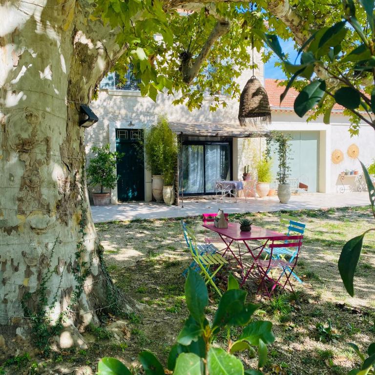 Gîte Mas La Bohème Piscine Parking Privé L'Isle-Sur-La-Sorgue - One-Bedroom Apartment - 4