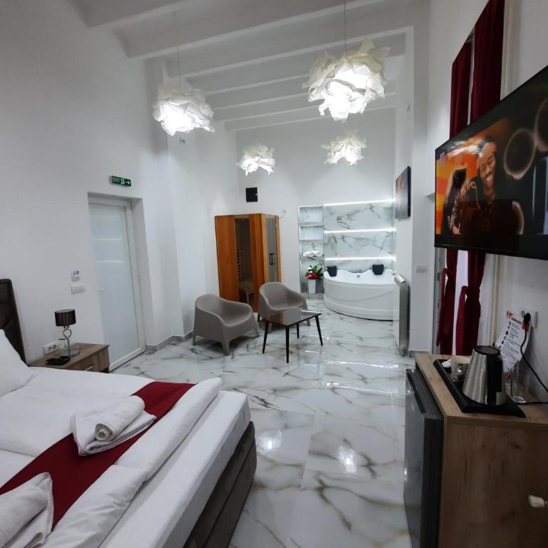 Authentic Belgrade Centre - 3 Luxury Suites in One Space - Hot Tub and Sauna - Apartman sa 3 Spavaće Sobe - 1