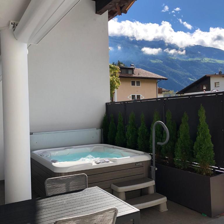 Jacuzzi Suite Appartement bei Meran - One-Bedroom Apartment - 18
