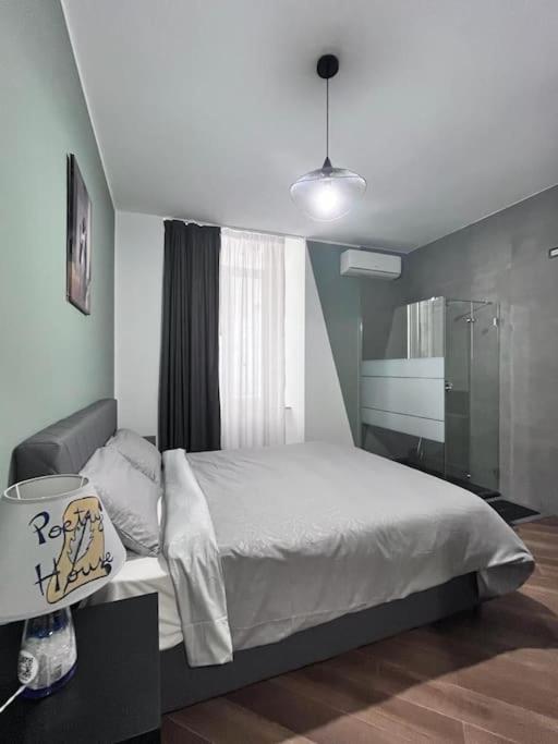 Poetry house #napoetryhouse - Two-Bedroom Apartment - 9