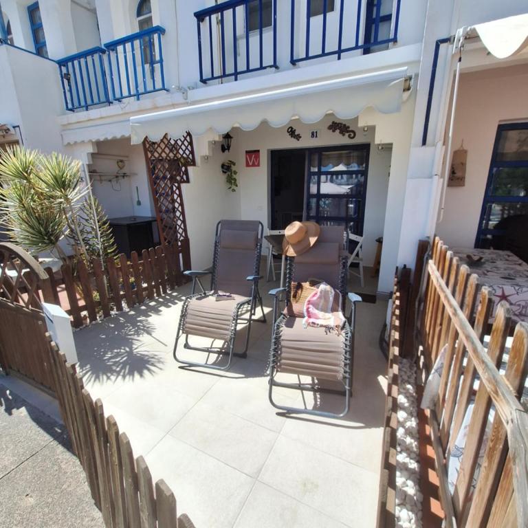 POOLFRONT Bungalow - One-Bedroom House - 7
