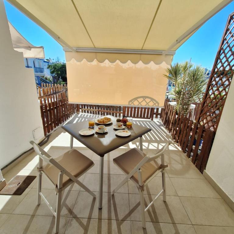 POOLFRONT Bungalow - One-Bedroom House - 16