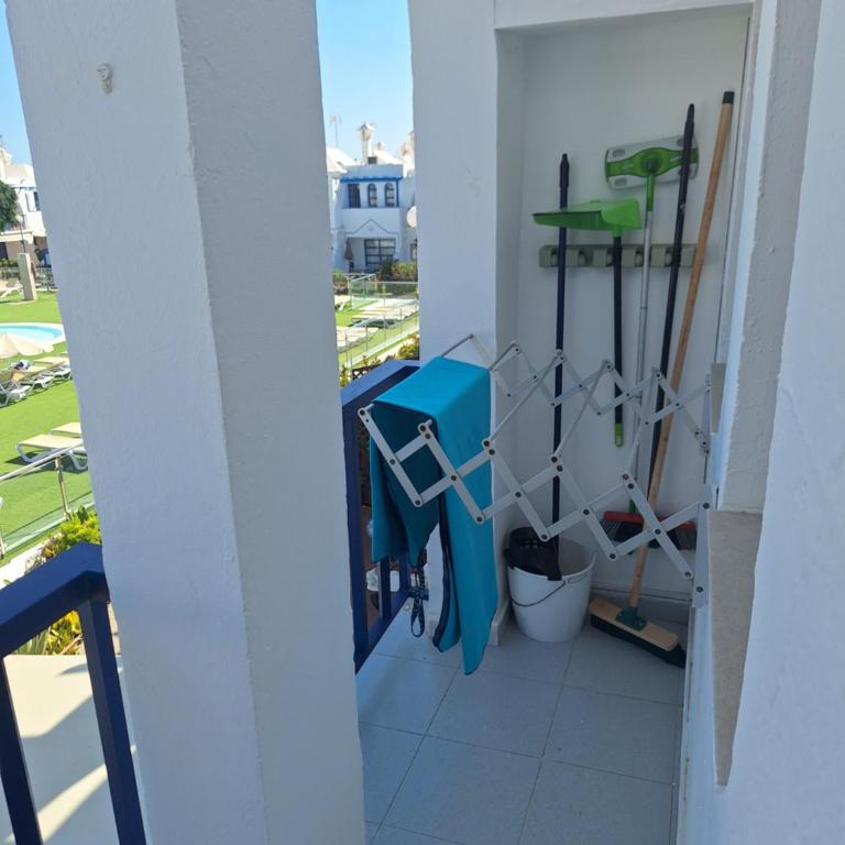 POOLFRONT Bungalow - One-Bedroom House - 23