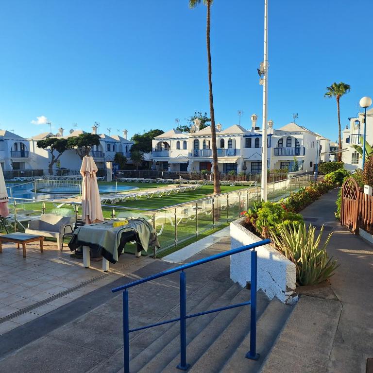 POOLFRONT Bungalow - One-Bedroom House - 30