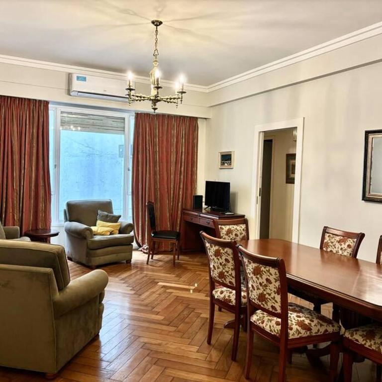 Elegante y amplio departamento - Three-Bedroom Apartment - 1