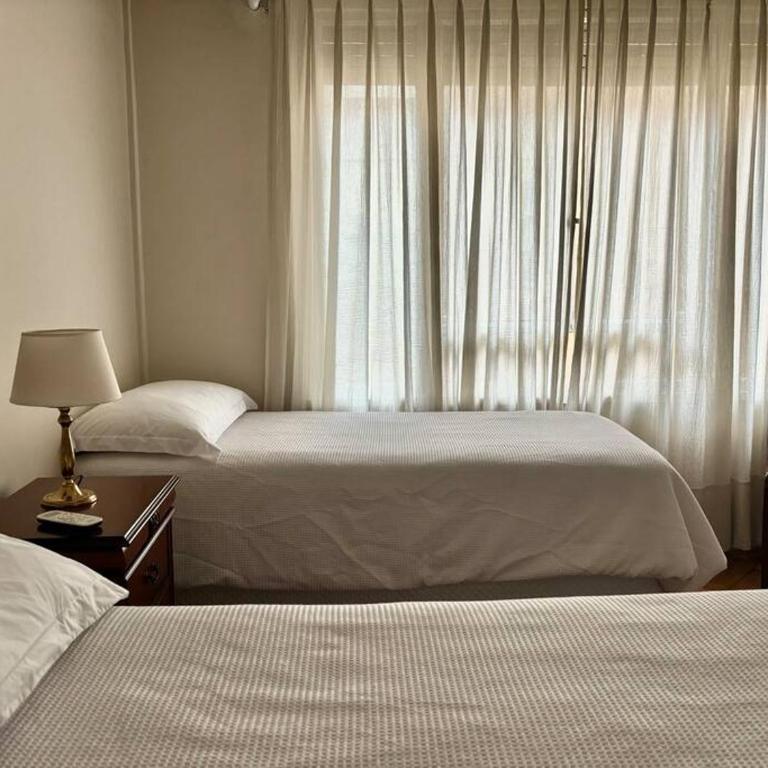 Elegante y amplio departamento - Three-Bedroom Apartment - 30