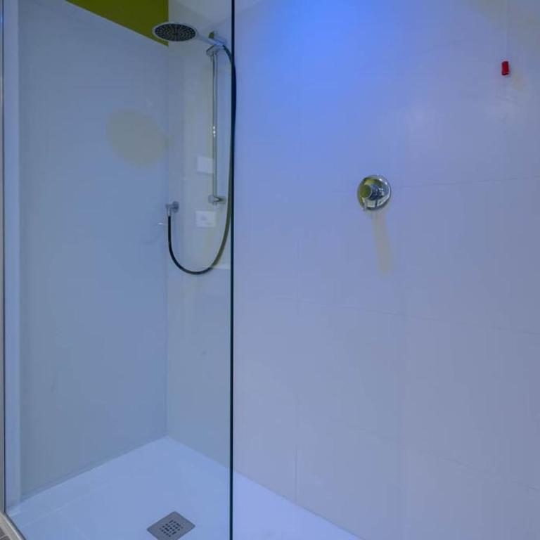 Rialto Green Design Apartment - Two-Bedroom Apartment - 5