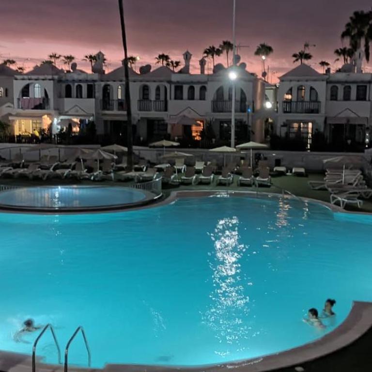 Delightful Bungalow Playmar: Comfort and Convenience in Maspalomas, Steps Away from Shopping Centers and Beaches - Apartamento de 1 dormitorio - 7