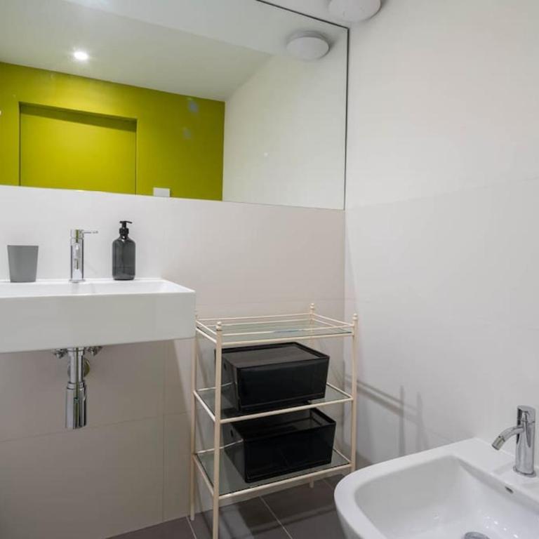 Rialto Green Design Apartment - Two-Bedroom Apartment - 73