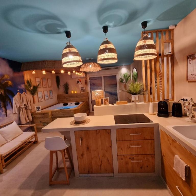Les Spas de la Mer, Appart&Spa Aloha, 100m de la plage, Plein cœur du Grau - Appartamento con 1 Camera da Letto - 8