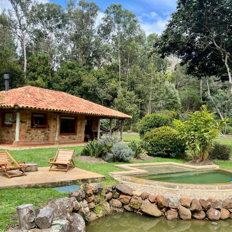 Pancha Mama campestre- 2 cabañas hermosas con lago y piscina - Casa - 2
