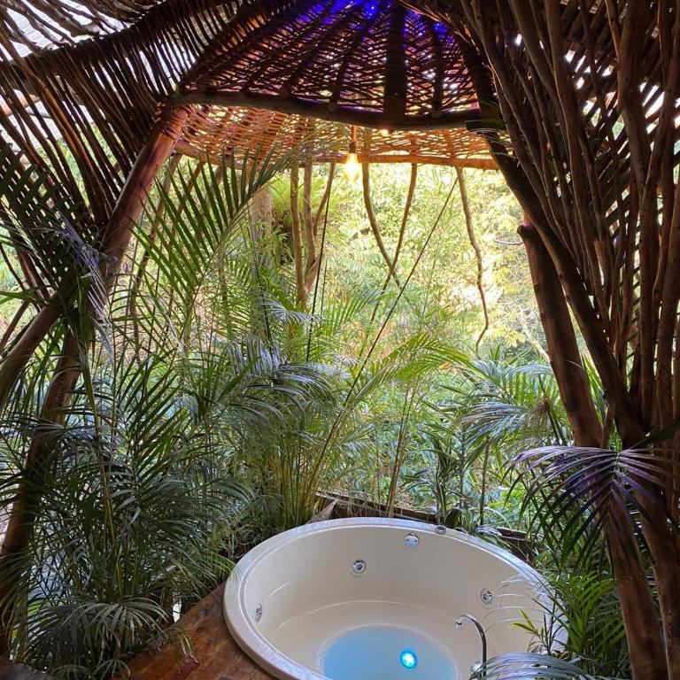 Glamping CAVE - Habitación con cama grande y bañera de hidromasaje - 42