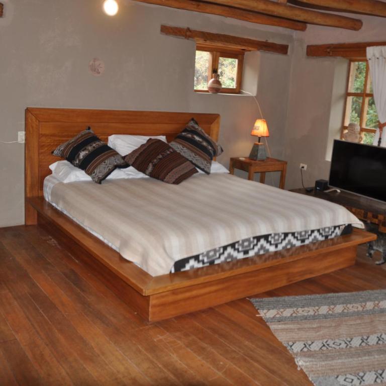 Valle Dorado Lodge - King Room with Balcony - 17