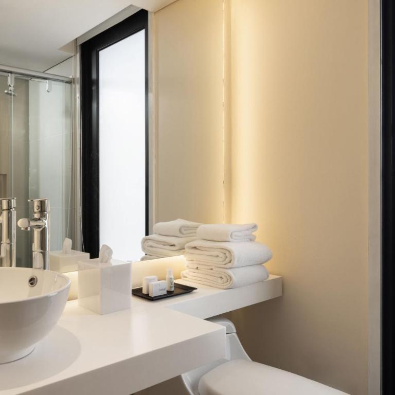 Fairfield by Marriott Bogota Embajada - Habitación Individual con terraza - 6