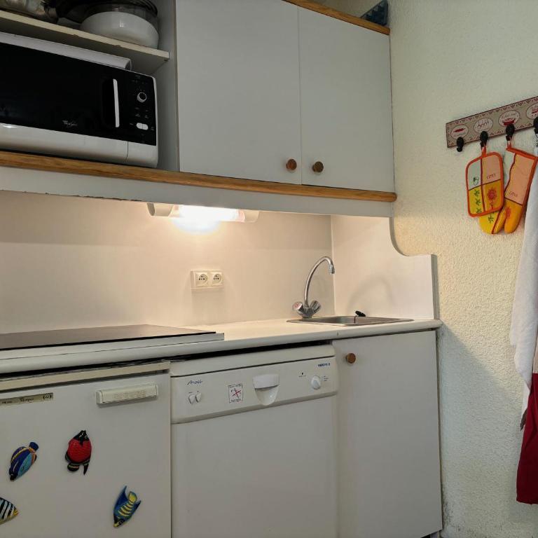 Appartement 2 pièces proche pistes et commerces, balcon, parking - FR-1-329-97 - Appartamento - 3