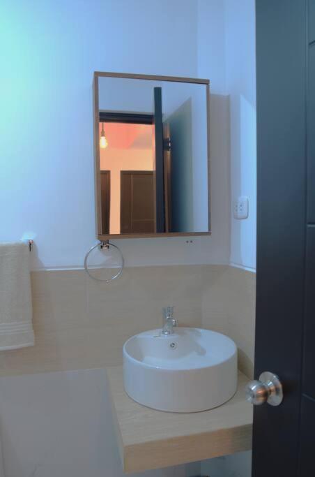 Acogedor departamento de 2 habitaciones en Zona Residencial - Apartamento de 2 dormitorios con balcón - 4