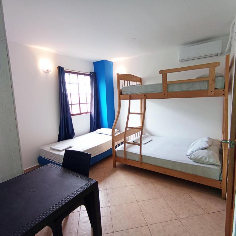 Hostal Yaku Montañita - Habitación Cuádruple Deluxe - 2