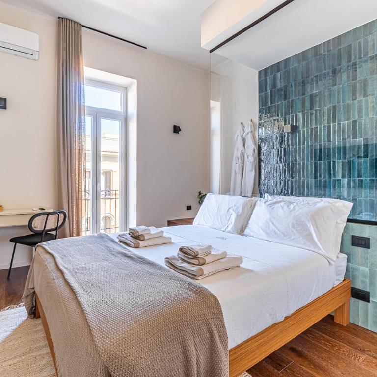 Palazzo Italia Suites - King Room with Spa Bath - 2