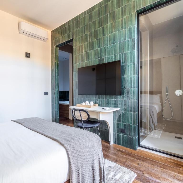 Palazzo Italia Suites - Deluxe Double Room with Bath - 4