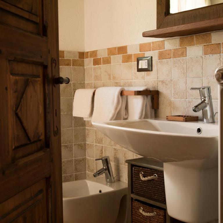 Agriturismo Plan de la Tour B&B - Camera Superior Matrimoniale/Doppia con Letti Singoli con Vista Montagna - 3