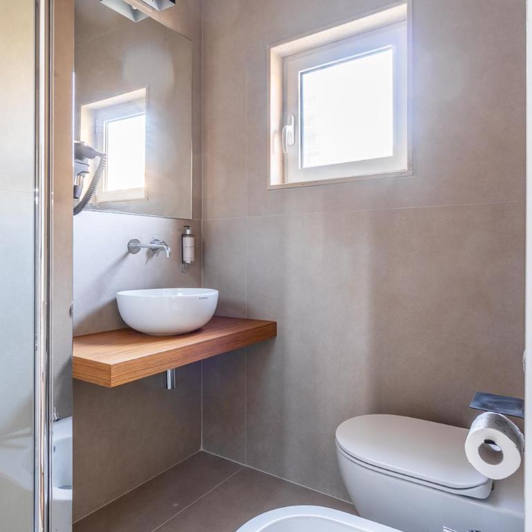 Palazzo Italia Suites - Deluxe Double Room - 2