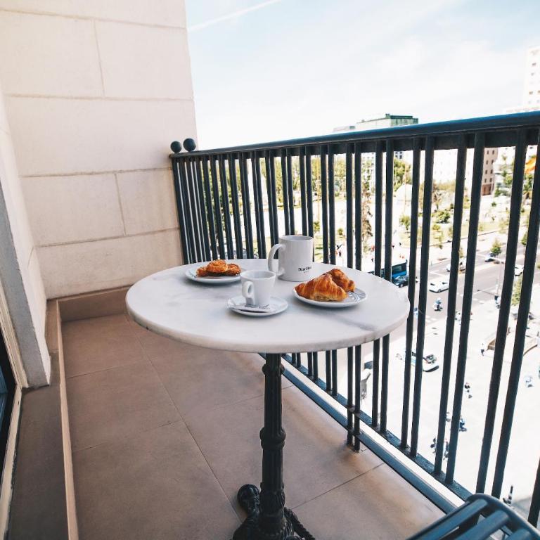 Dear Hotel Madrid - Deluxe Double Room with Terrace - 7