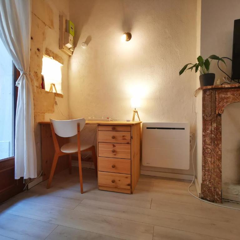 Appartement cosy cœur historique de Montpellier - Two-Bedroom Apartment - 35
