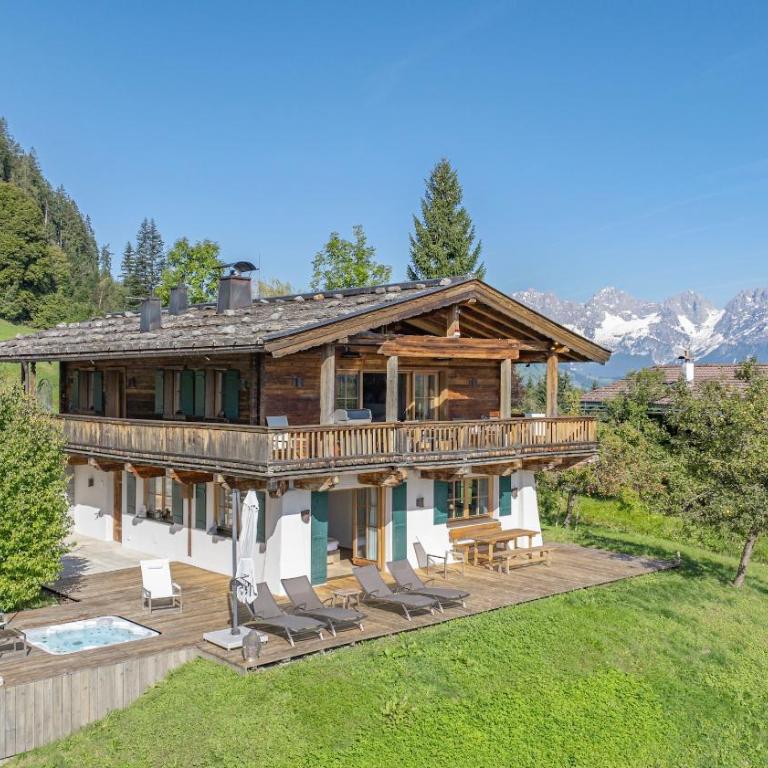 Chalet Bockberg Ski in - Ski out & Whirlpool in Kitzbühel by ONE VILLAS - Chalet - 1